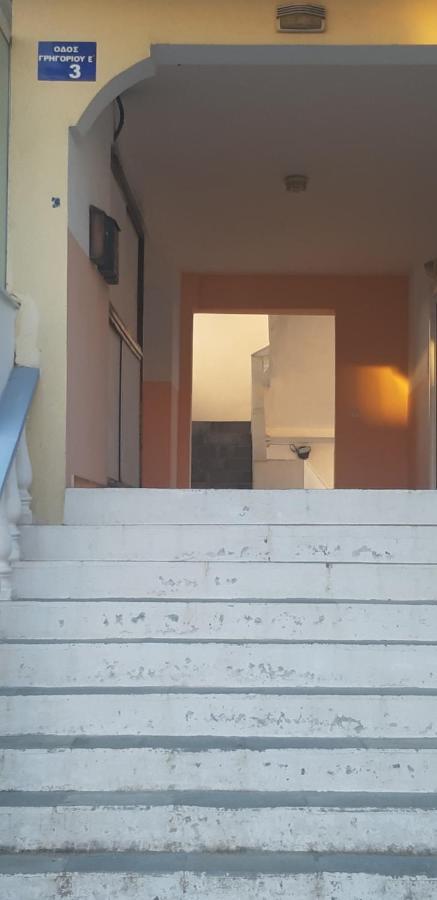 Stathoris Deluxe Apartment Néa Péramos Extérieur photo